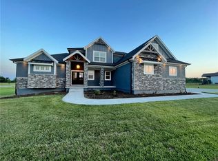 30411 Woodland Dr, Pleasant Hill, MO 64080