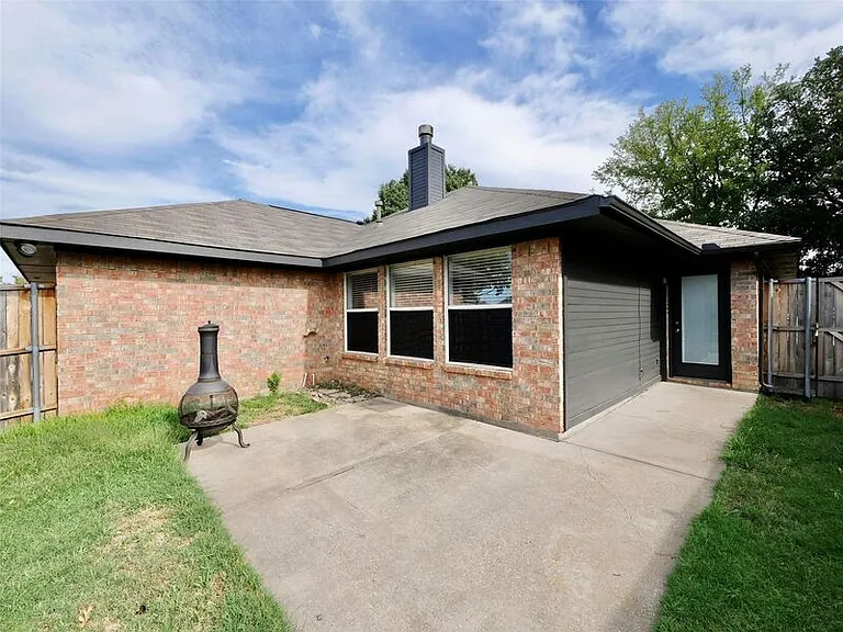 4502 Highlands Dr — Photo 27