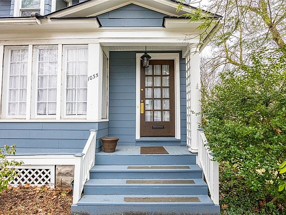 2nd image of 1035 Park Ave