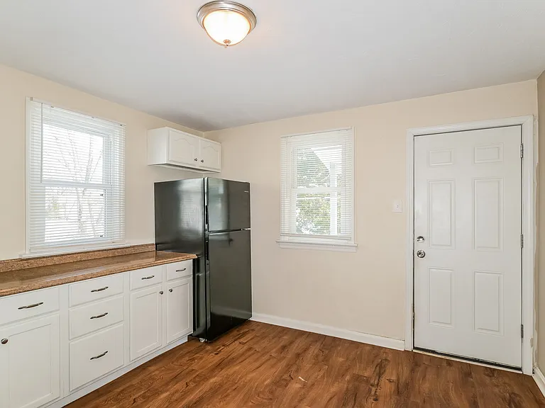 2214 Huntington Ave — Photo 7