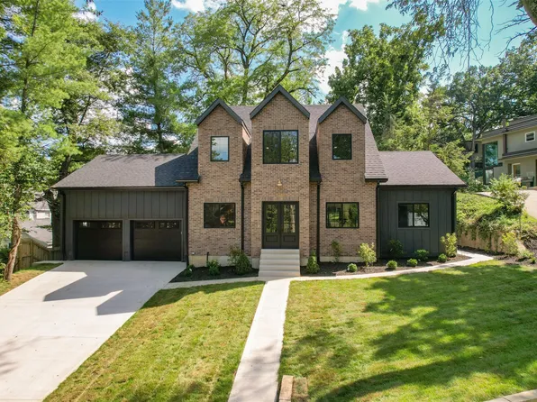 3110 Saint Johns Rd, Des Moines, IA 50312