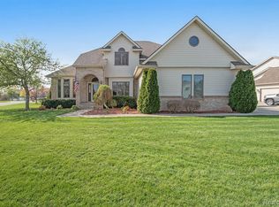 12254 Morningside Cir, Grand Blanc, MI