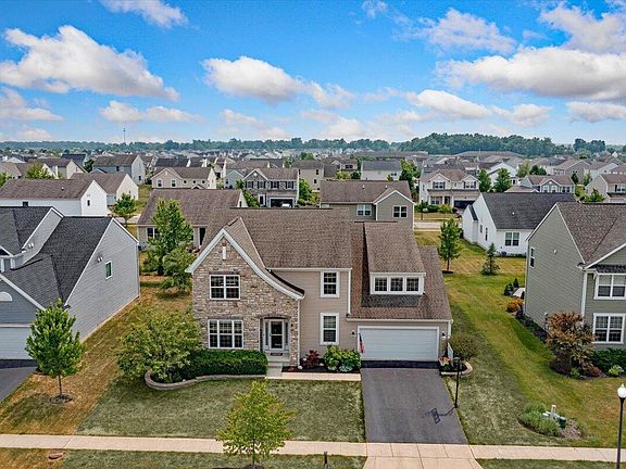 2nd image of 557 Bridle Dr