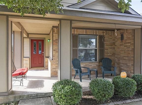 3rd image of 203 Madison Ln