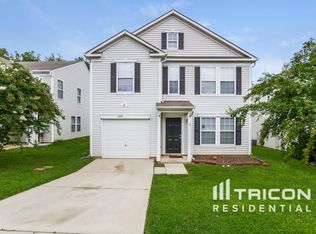 2624 Stream Bank Dr, Charlotte, NC 28269