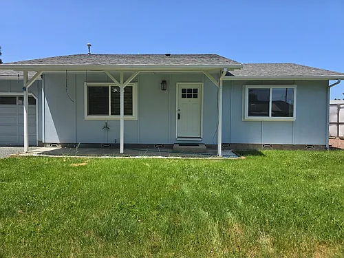 2368 Redwood Ave Photo 1