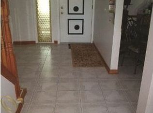 12195 Dorset Ct, Southgate, MI 48195