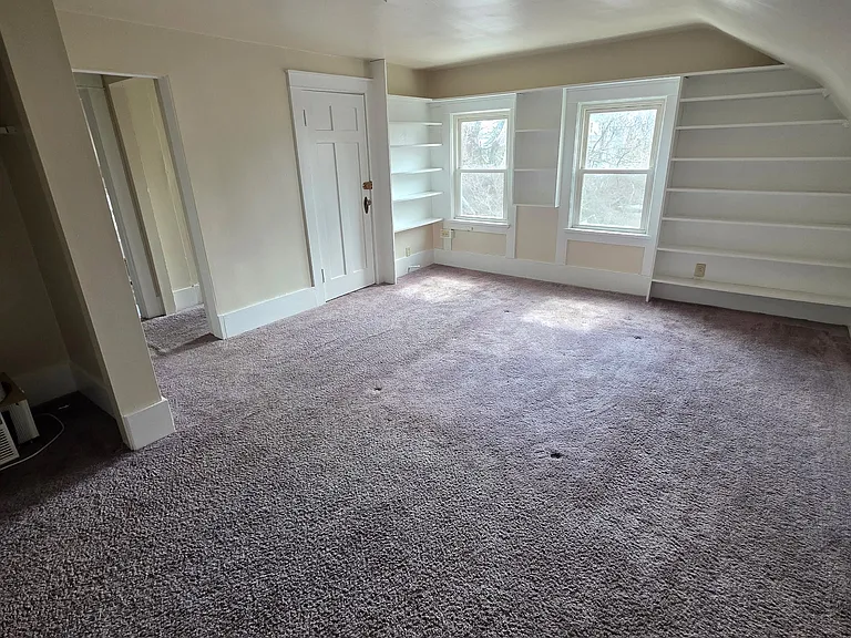 523 W 9th St #4 — Photo 6