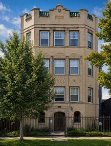 6328 N Bell Ave APT G, Chicago, IL, 60659