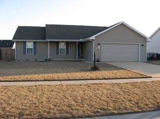 603 Wingstem Dr, Saint Joseph, IL 61873