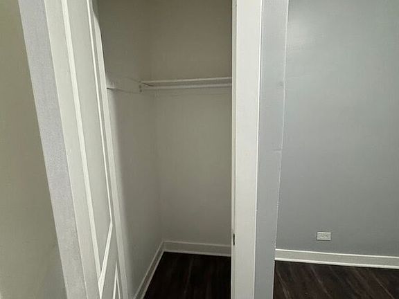 5th image of 4800 S Winchester Ave #1W