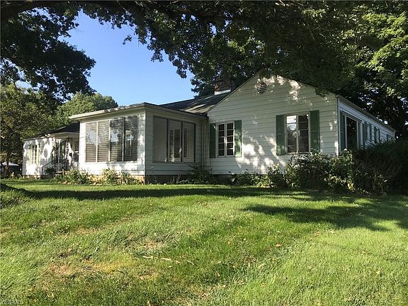 3rd image of 309 Hillcrest Dr