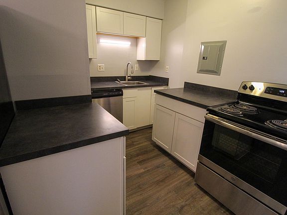 4th image of 2146 Saint James Ave APT 2