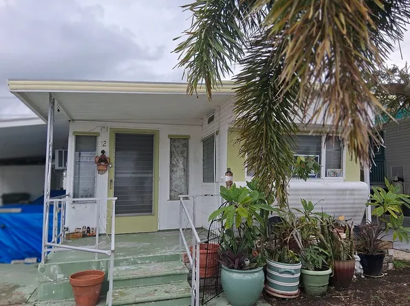 12 Poinciana Cir, Bradenton, FL 34208