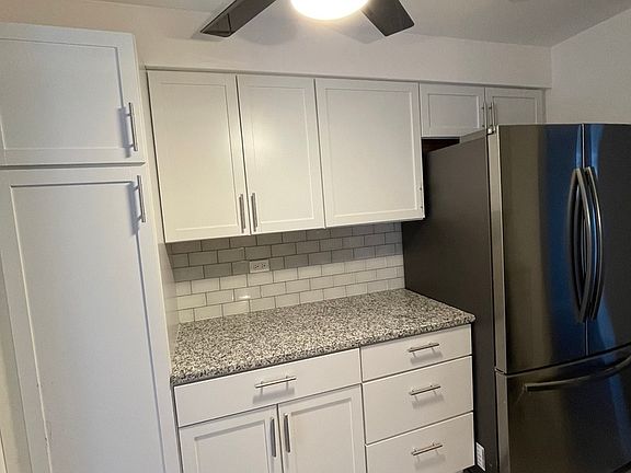 5th image of 9724 S Karlov Ave #4-201