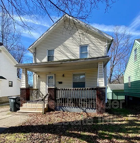748 Merton Ave — Photo 18
