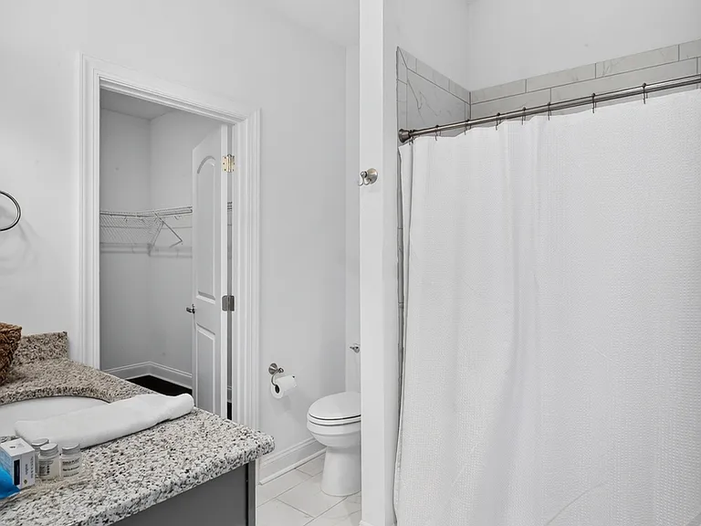 Bedroom 5 ensuite Bathroom