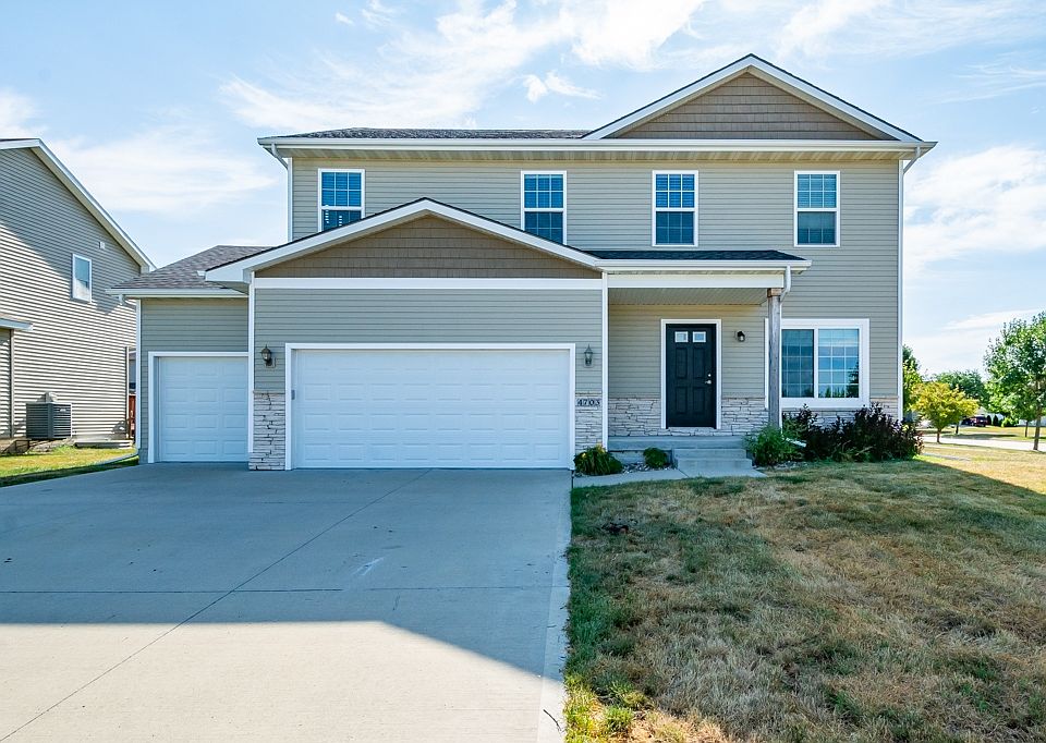1st image of 4703 NE Briarwood Dr