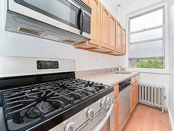 3rd image of 852 Amsterdam Ave APT 4S