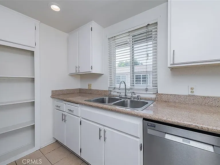 16920 Colchester Way — Photo 27