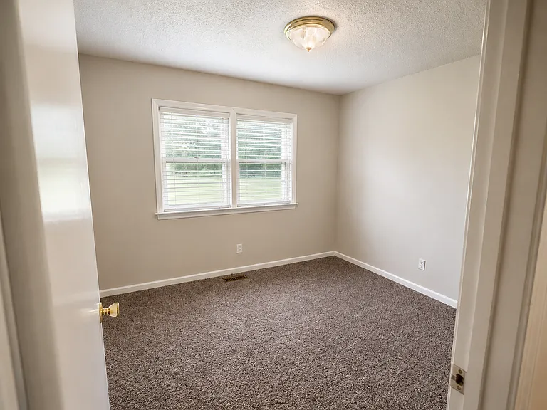 281 Michaels Quarry Rd — Photo 8