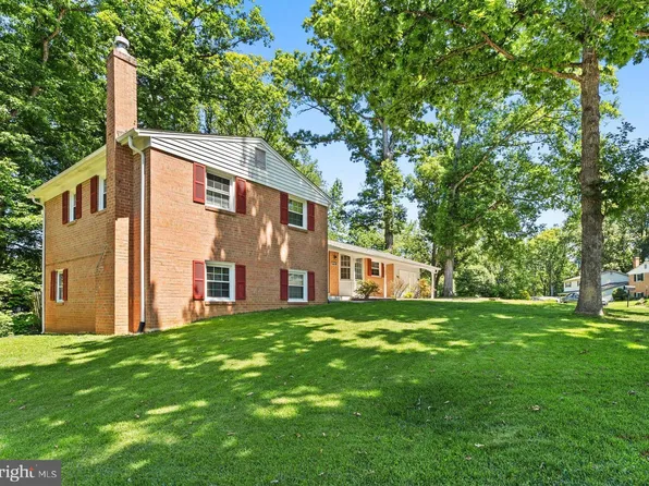 6608 Grey Fox Dr, Springfield, VA 22152