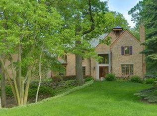 N11W29898 Saint James Way, Waukesha, WI 53188