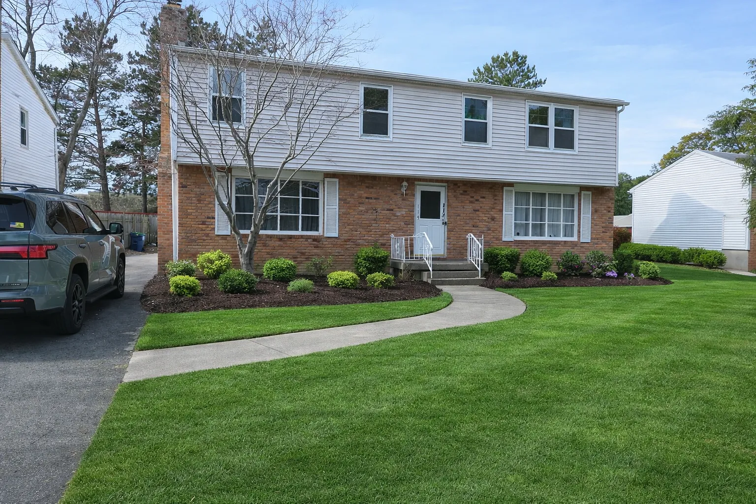 3 bed, 1.5 bath, 1250 sqft, $2,300 — Photo 1