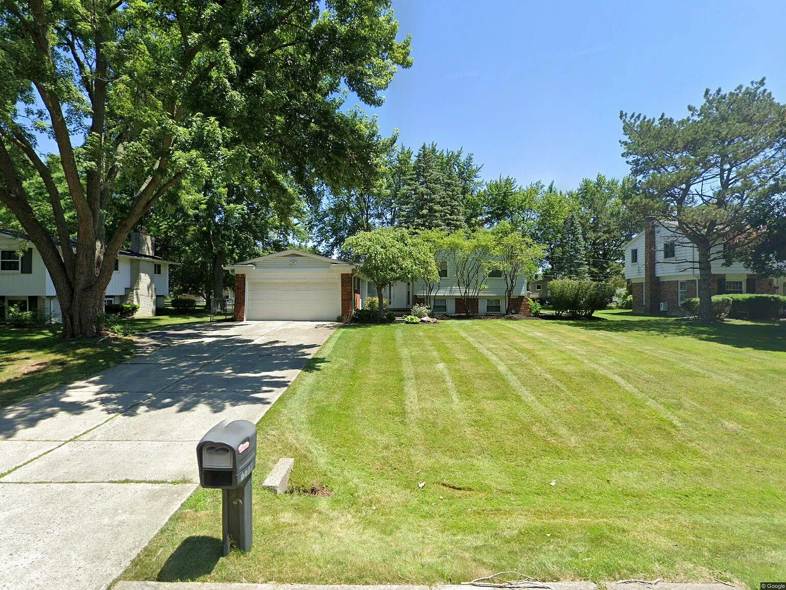 3 bed, 2470 sqft, $3,600 — Photo 1