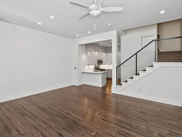 244 E Center St — Photo 6
