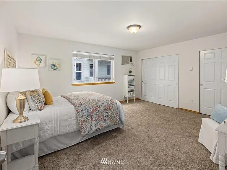 829 N 145th Ct — Photo 12
