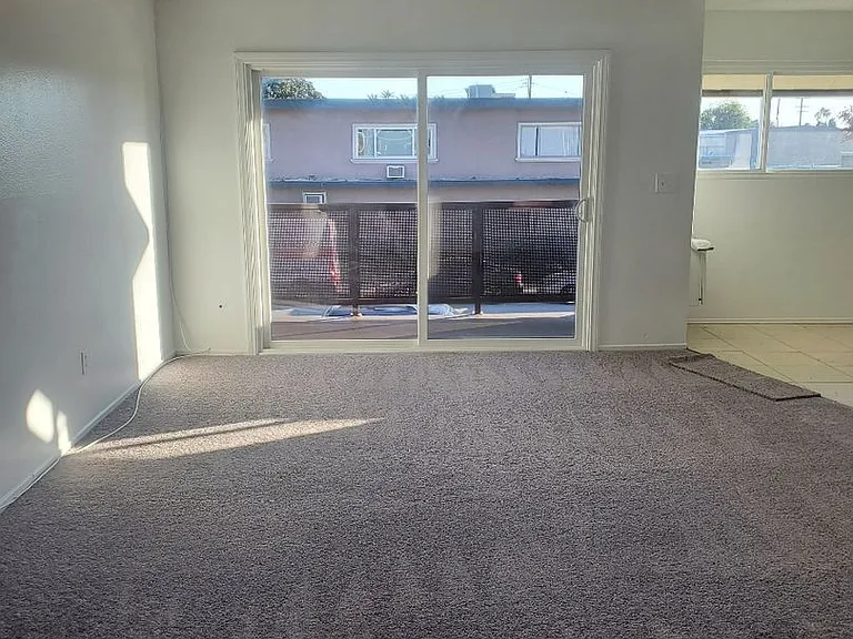 545 E Rue Royale St — Photo 4