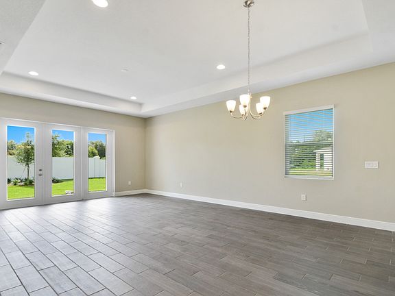 Gorgeous tray ceiling