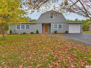 16 S Village Dr, Bellport, NY 11713