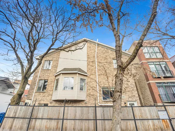 (undisclosed Address), Chicago, IL 60622