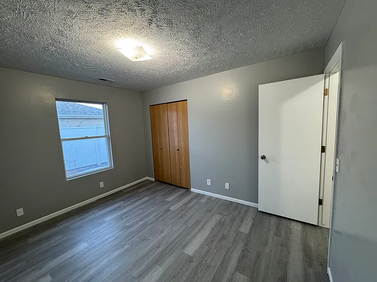 642 Lamont Dr — Photo 8