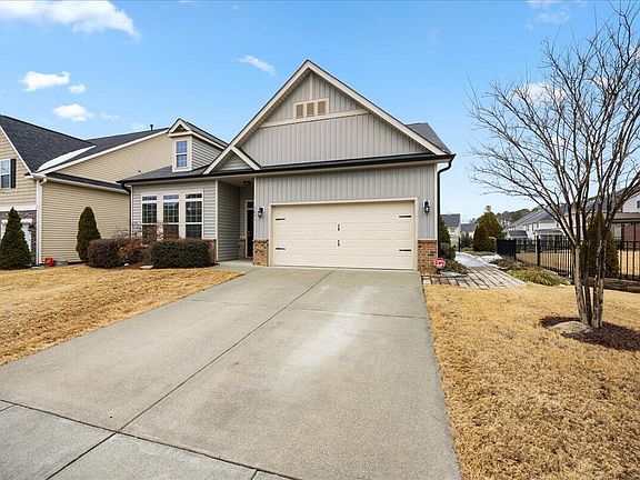 3rd image of 7601 Oakberry Dr