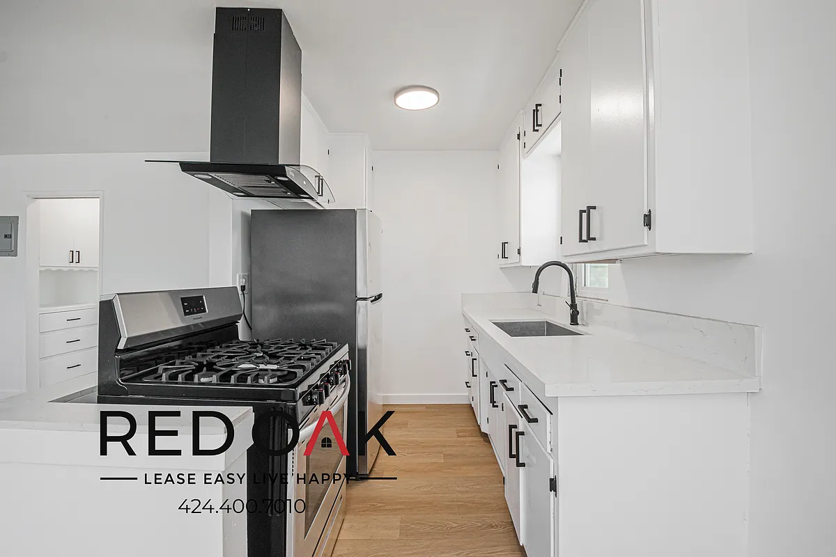 Building Photo - 6315 Cherry Ave #2