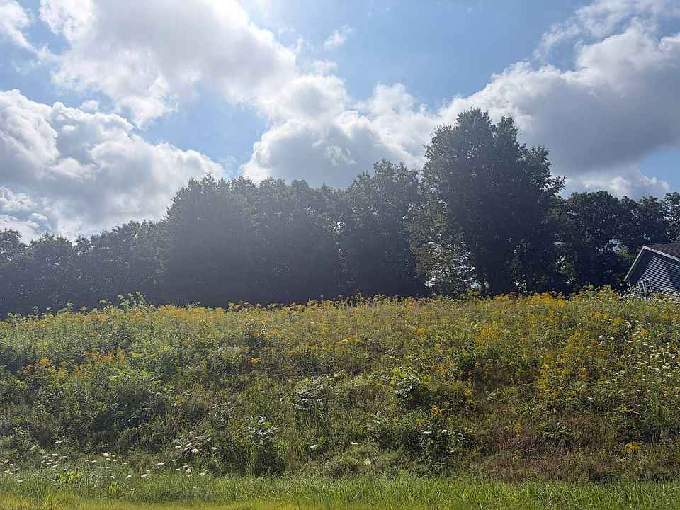 2nd image of 107 Woodland Dr