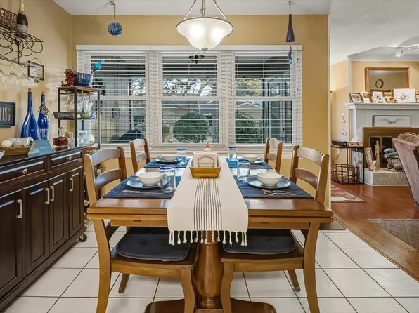 1068 5th Ave, Shalimar, FL 32579