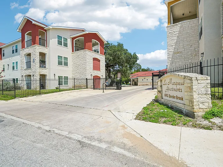 La Marquesa Apartments — Photo 8