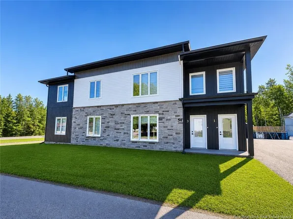 54 Donald St, Shediac, NB E4P 1P8