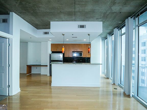 4th image of 44 Peachtree Pl NW Unit 729
