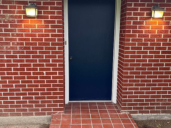 5th image of 58415 Canal St