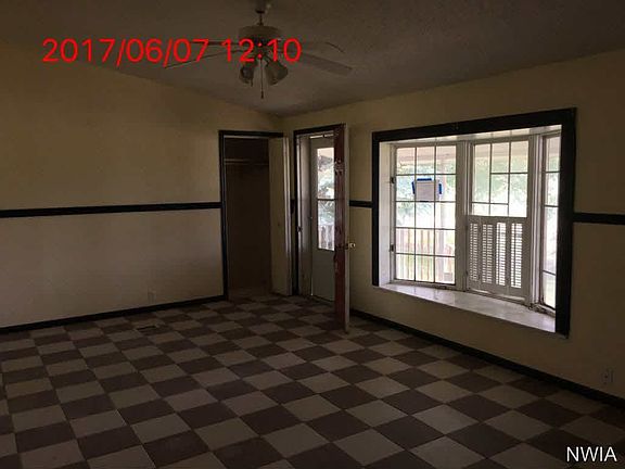 2nd image of 1363 E Ave