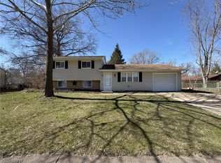 1480 Forestview Dr, Vermilion, OH