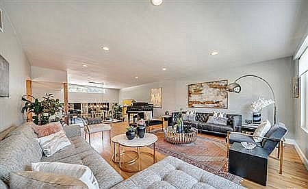5th image of 22732 Brenford St