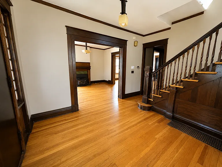 3232 Summit St — Photo 6
