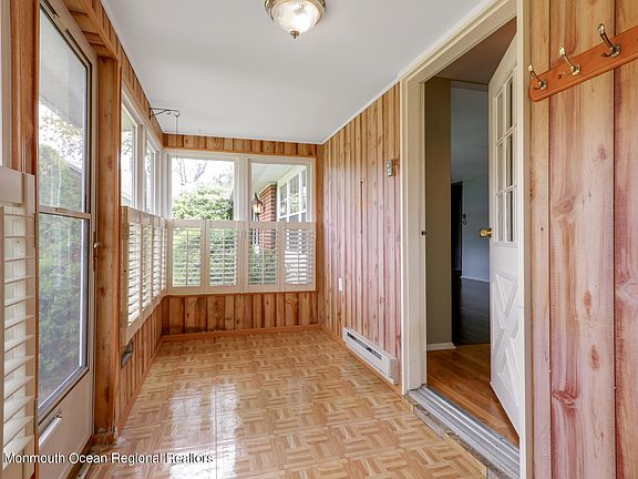 2nd image of 856A Thornhill Court #1001