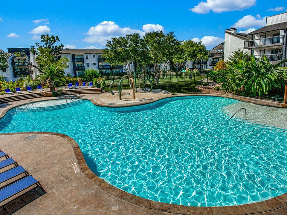Pool View 2